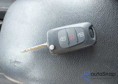 2013 Kia Soul + z USA, uszkodzony, nr VIN KNDJT2A66D7597887